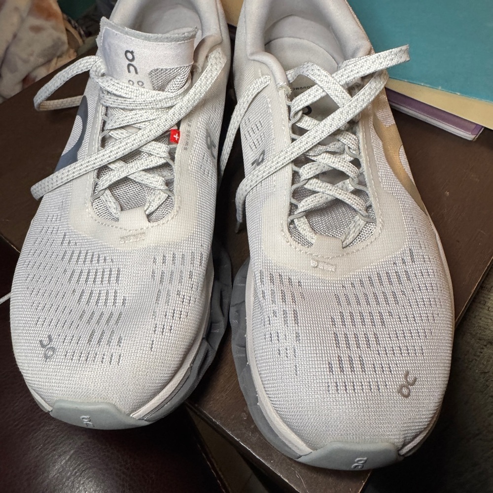 On Cloudmonster 2 – Women’s Size 9 – BRAND NEW NWOT